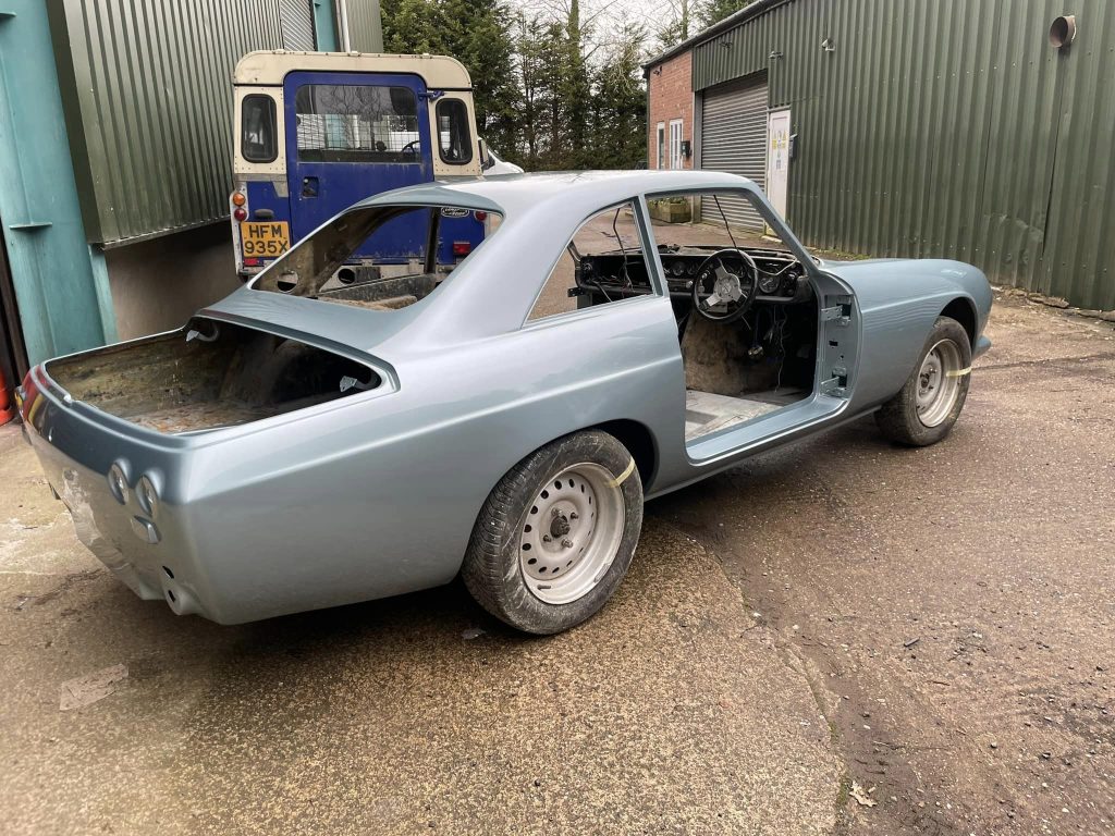 reliant scimitar painted