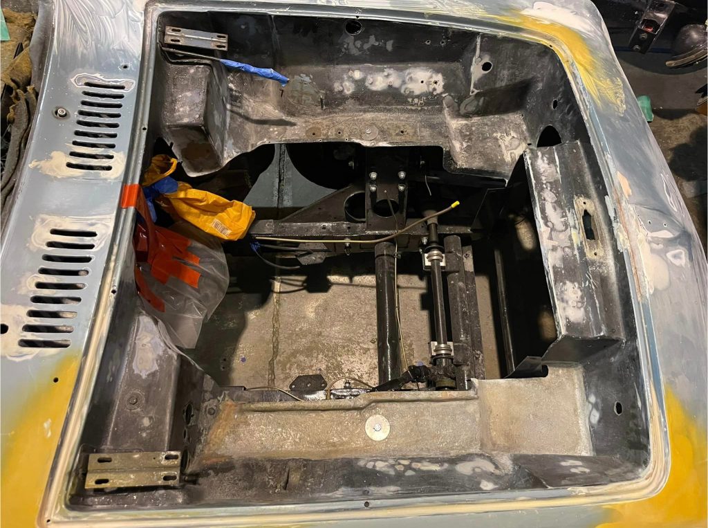 engine bay of scimitar